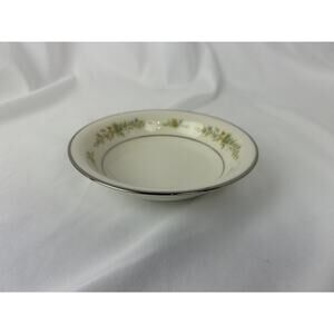 Noritake Christina 7056 Dessert Fruit Bowl 5.5 Inch Ivory China Floral Japan